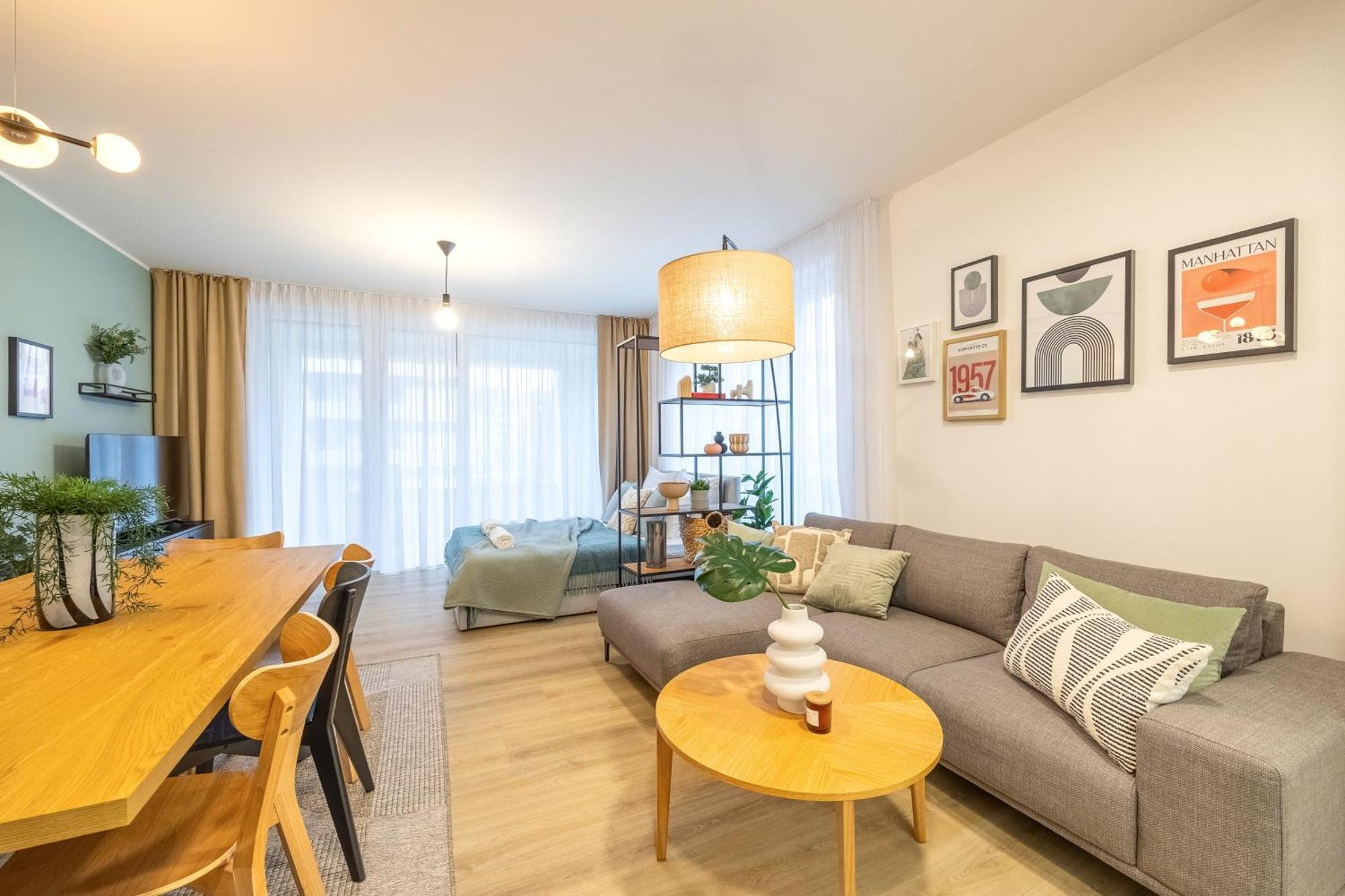 Spacious 3br - 2 Parking Spots, Full Kitchen, By Gravity * Praga