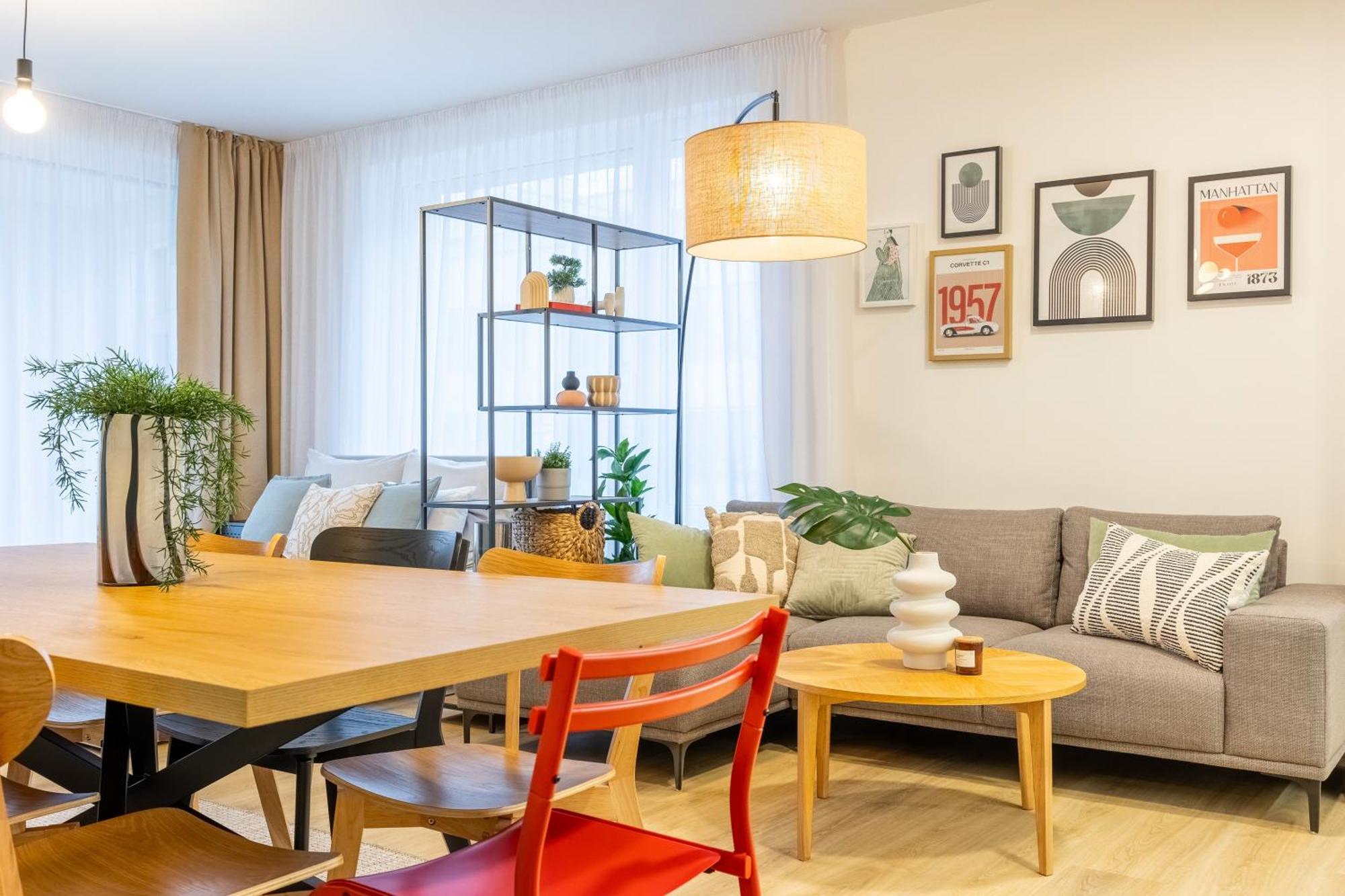 Spacious 3br - 2 Parking Spots, Full Kitchen, By Gravity * Praga