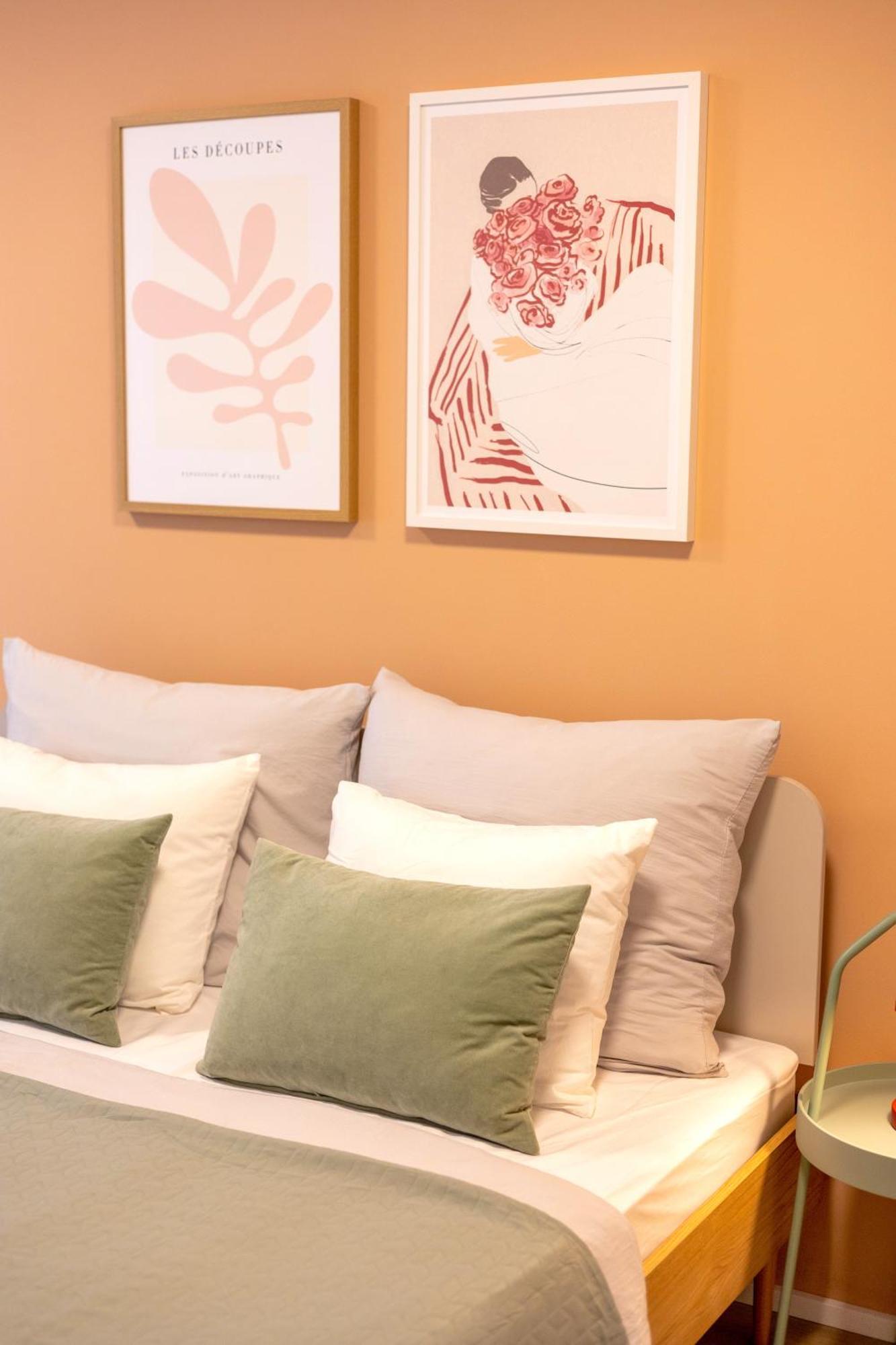 Spacious 3br - 2 Parking Spots, Full Kitchen, By Gravity Appartamento *