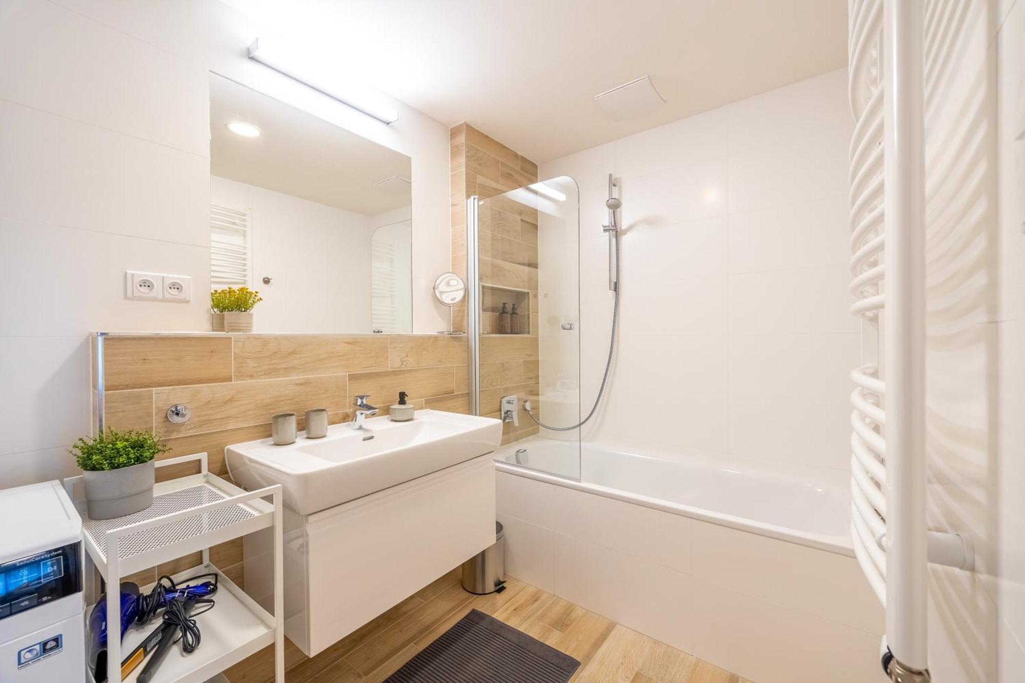 Apartamento Spacious 3br - 2 Parking Spots, Full Kitchen, By Gravity